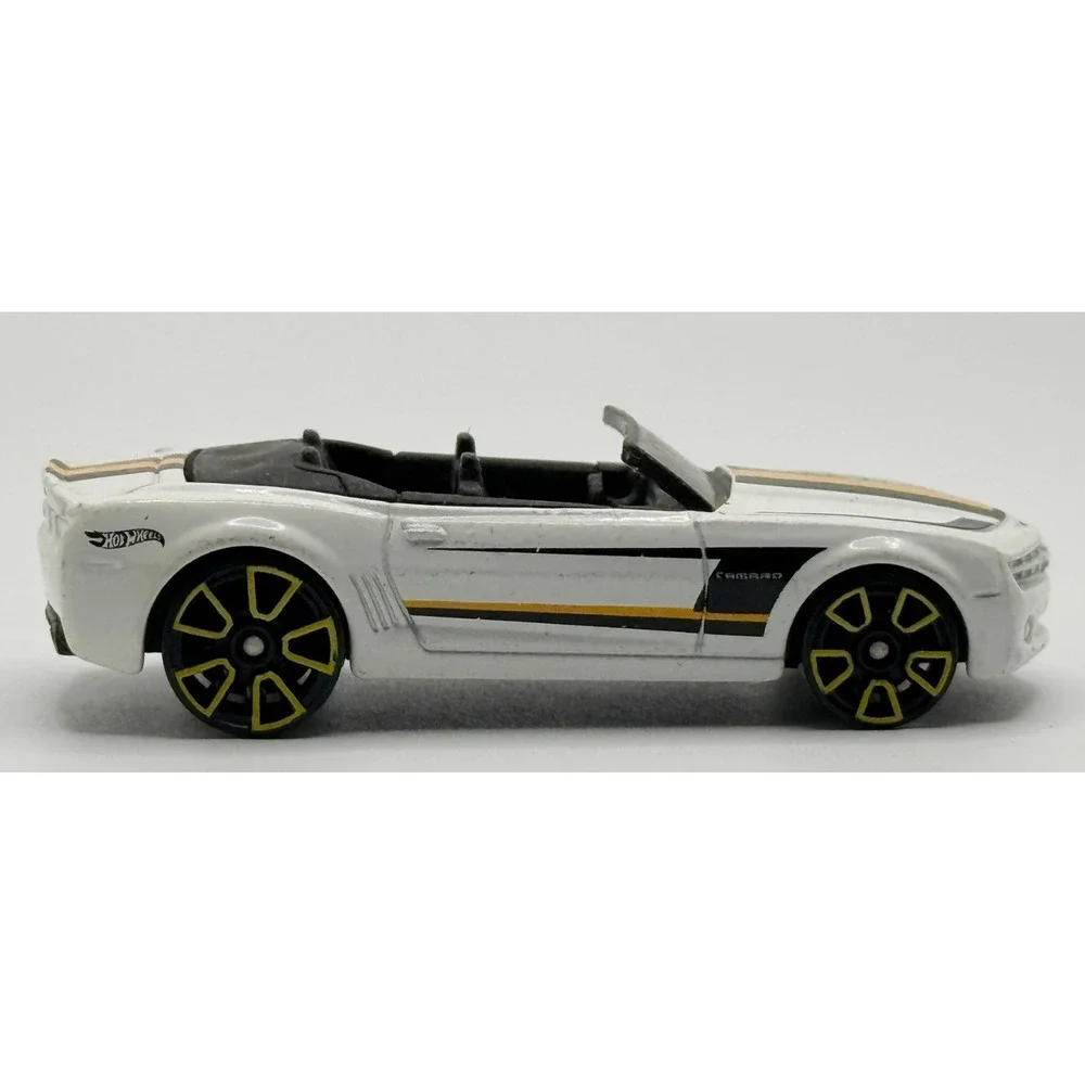 Hot Wheels Camaro Convertible Concept HW Workshop 1:64 Diecast Toy Race Car 2007